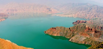 李家峡水库“金龟戏水”.jpg