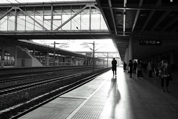 229573
