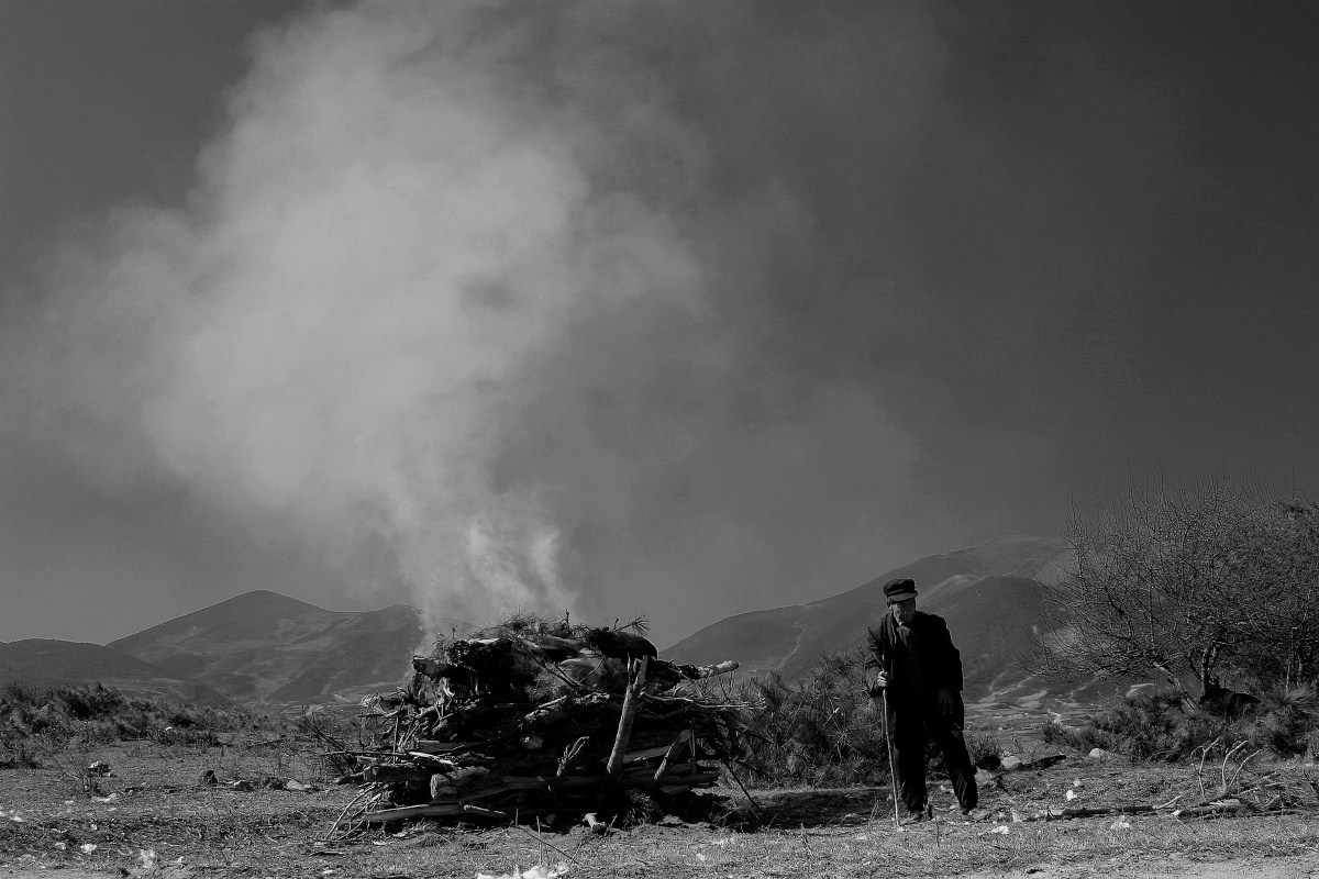 30----布拖县阿都彝人传统火葬(四川凉山布拖特木里镇德机村.