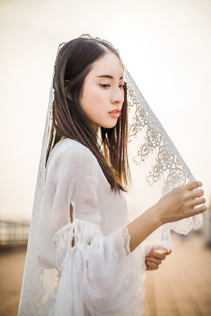 毕业季的逆光女神