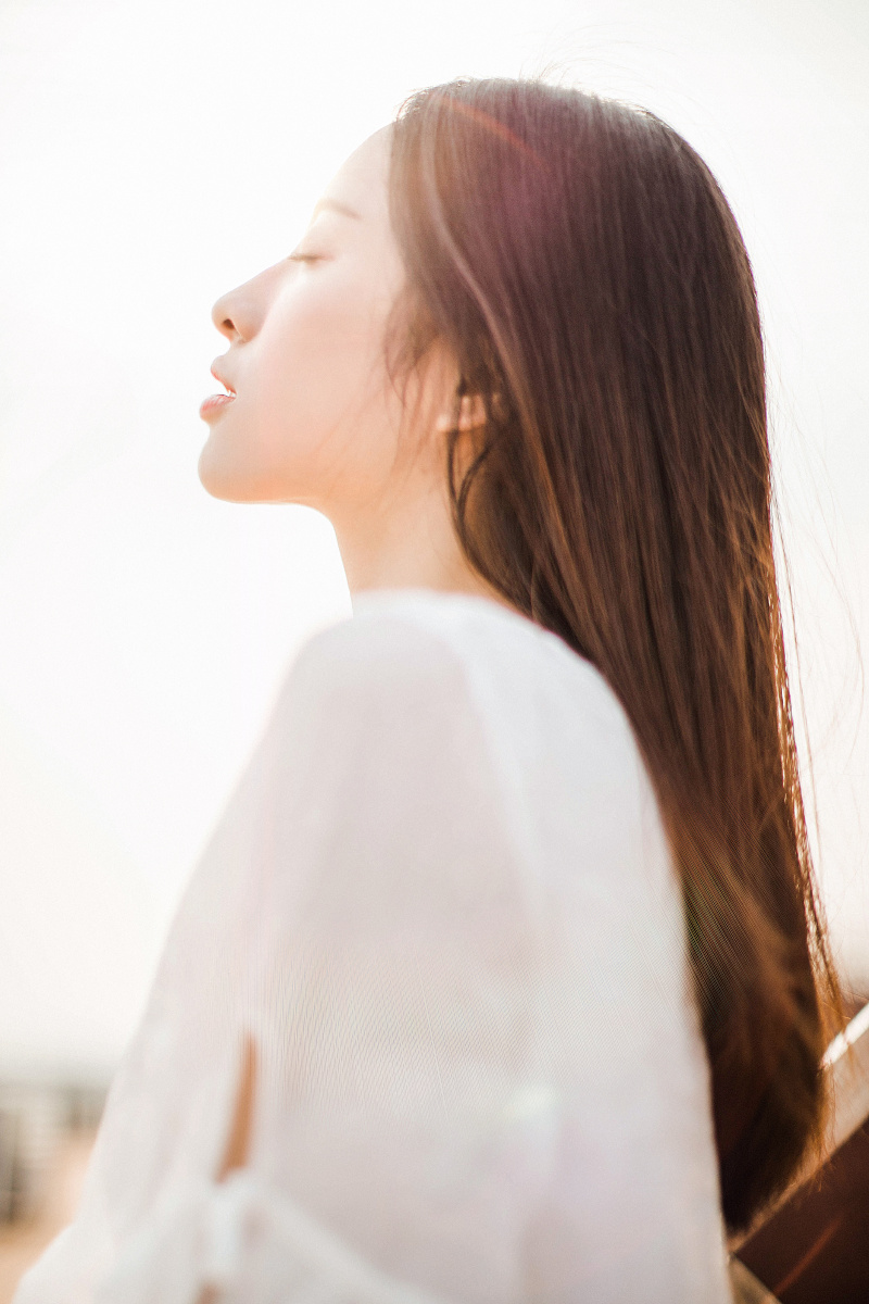 毕业季的逆光女神