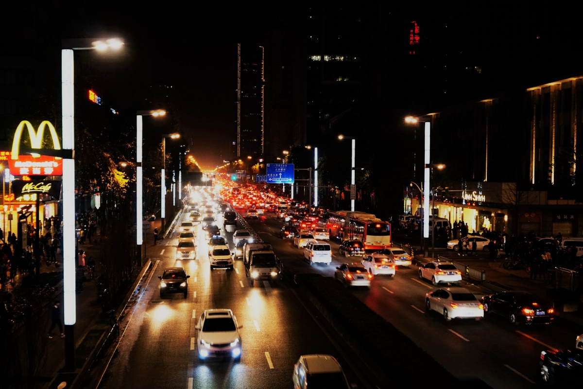 跨年夜的春熙路热闹而繁华,我在期待新的一年会变得更好.