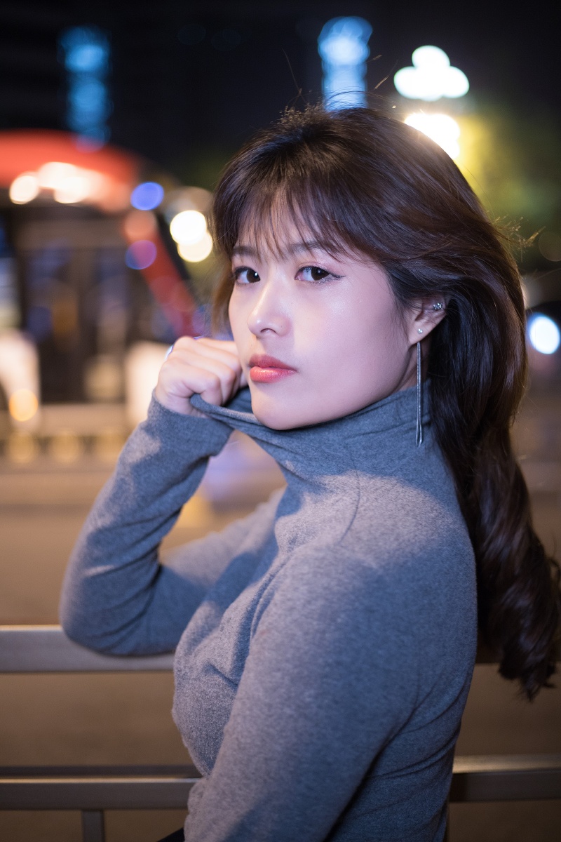 西单夜景人像 - 时光映客 - 图虫