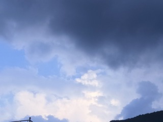 1910834
