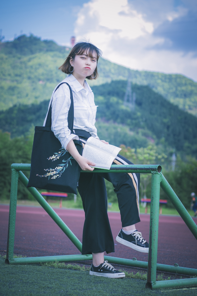 初夏的元气少女