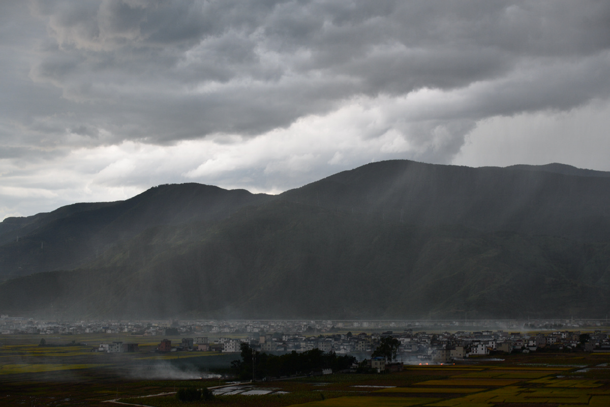 苍穹之下今年国庆节拍摄于云南省丽江市永胜县三川坝
