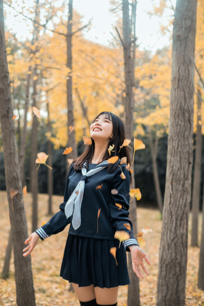 秋天里的女孩子