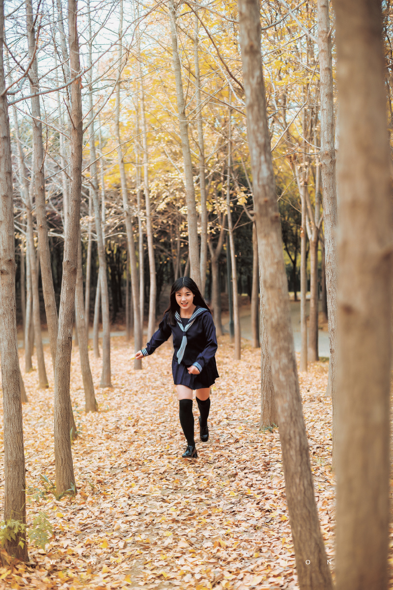 秋天里的女孩子