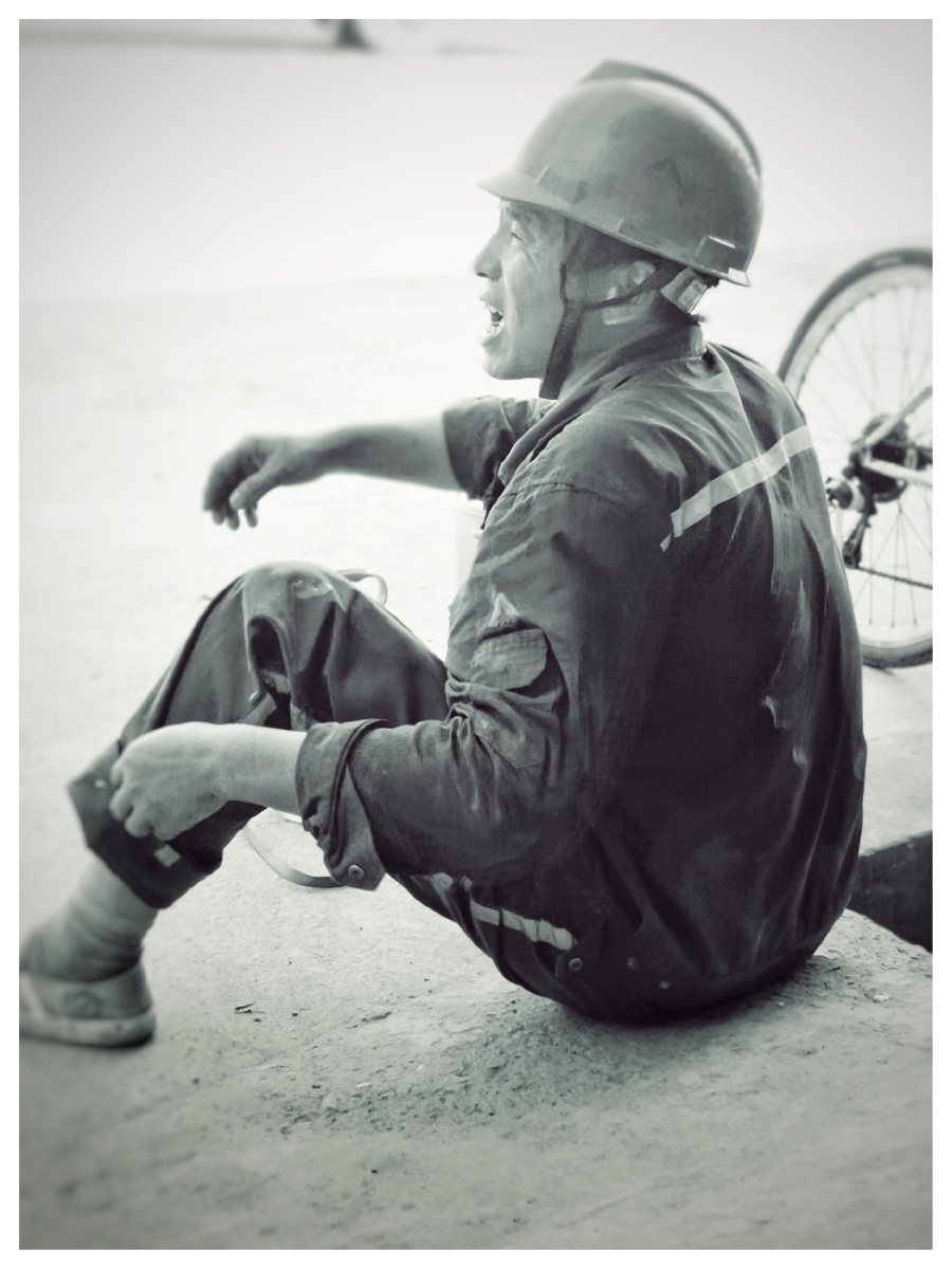 生活很苦,但是要笑着面对