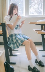 1563039