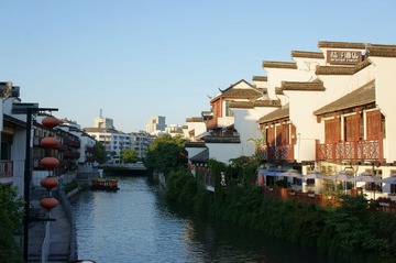 河畔人家.JPG