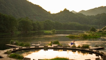 夕阳下的收获