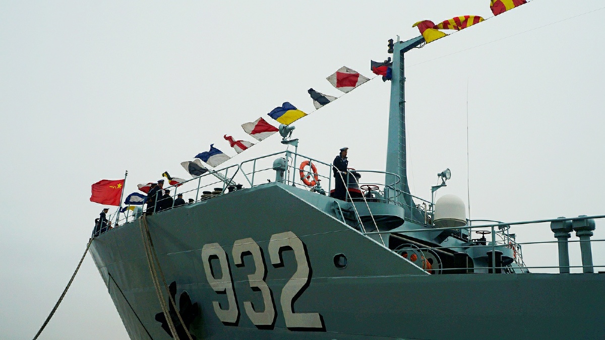 中国海军70周年:登上三门峡舰·贺兰山舰