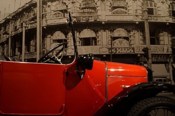 31.环球港博物馆：1922年出厂的，英国奥斯汀7型细部，真让人爱不舍手.JPG
