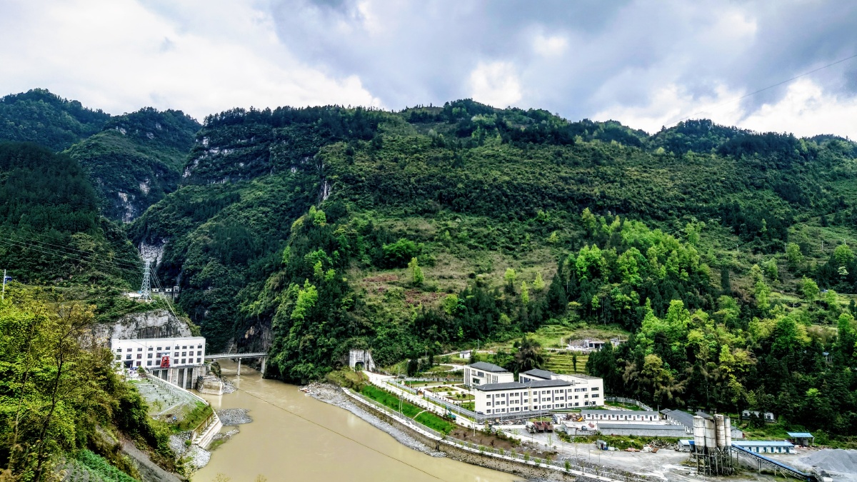 工程建设记录美丽的恩施峡口塘水电站