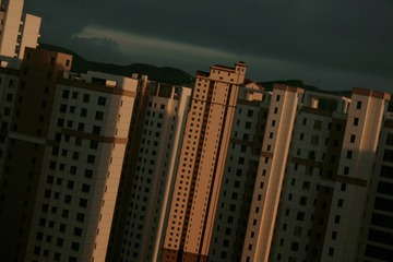 208725