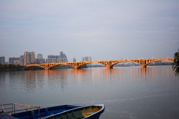 114120