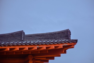 104011