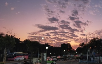 112082