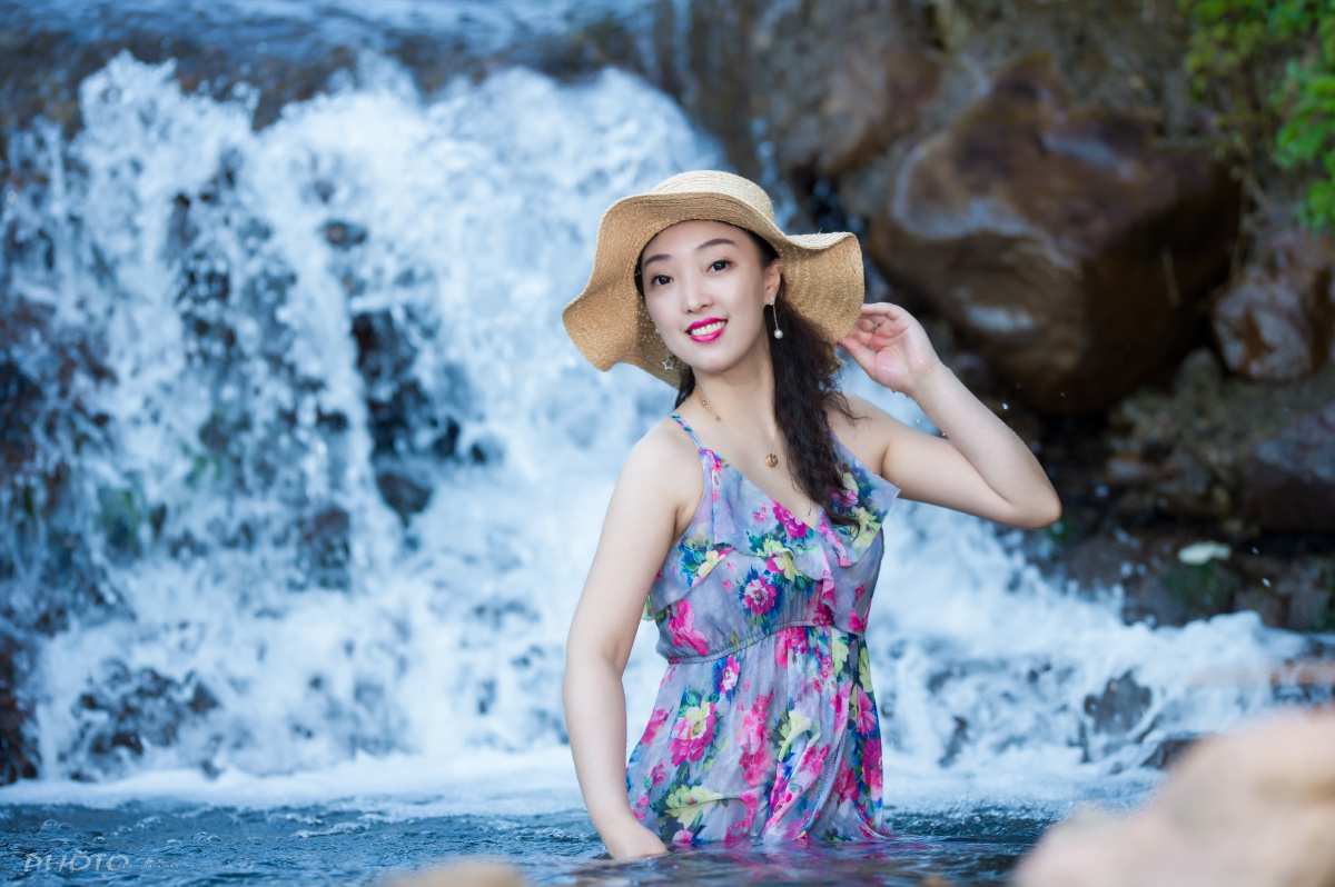 夏日寒风模特苗苗