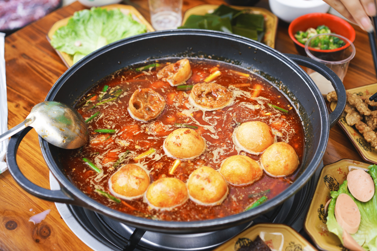 贵阳在家玩耍其乐融融豆豉火锅太过独特
