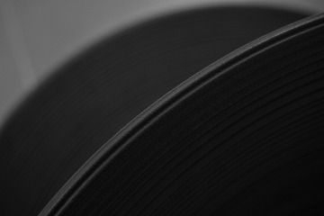 123663