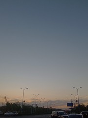 567305