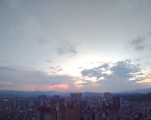 1083303