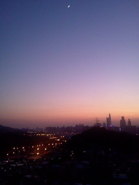 夕陽西下~斷腸人在天涯~<br />
