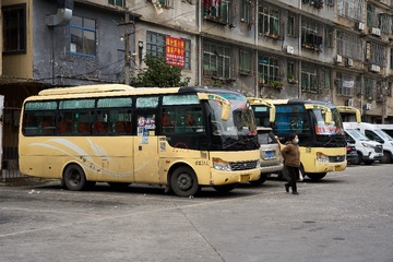 1000054093