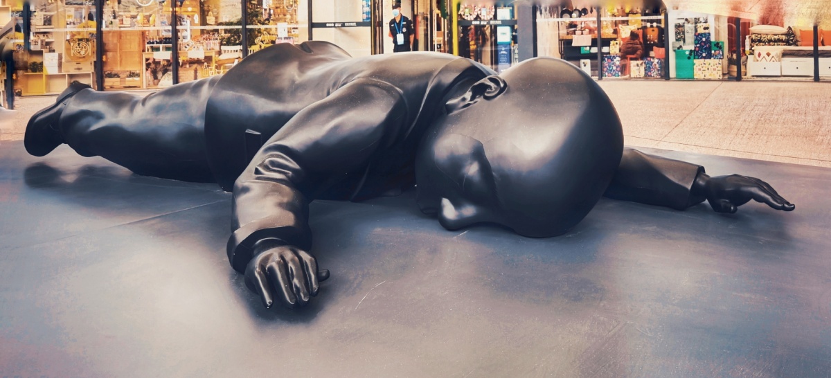 人累了可以休息心累了连个躯壳都跟着受罪