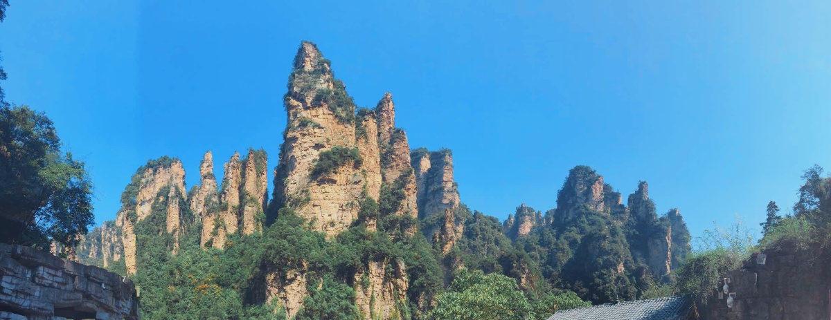 本是一张全景图,截掉了一部分