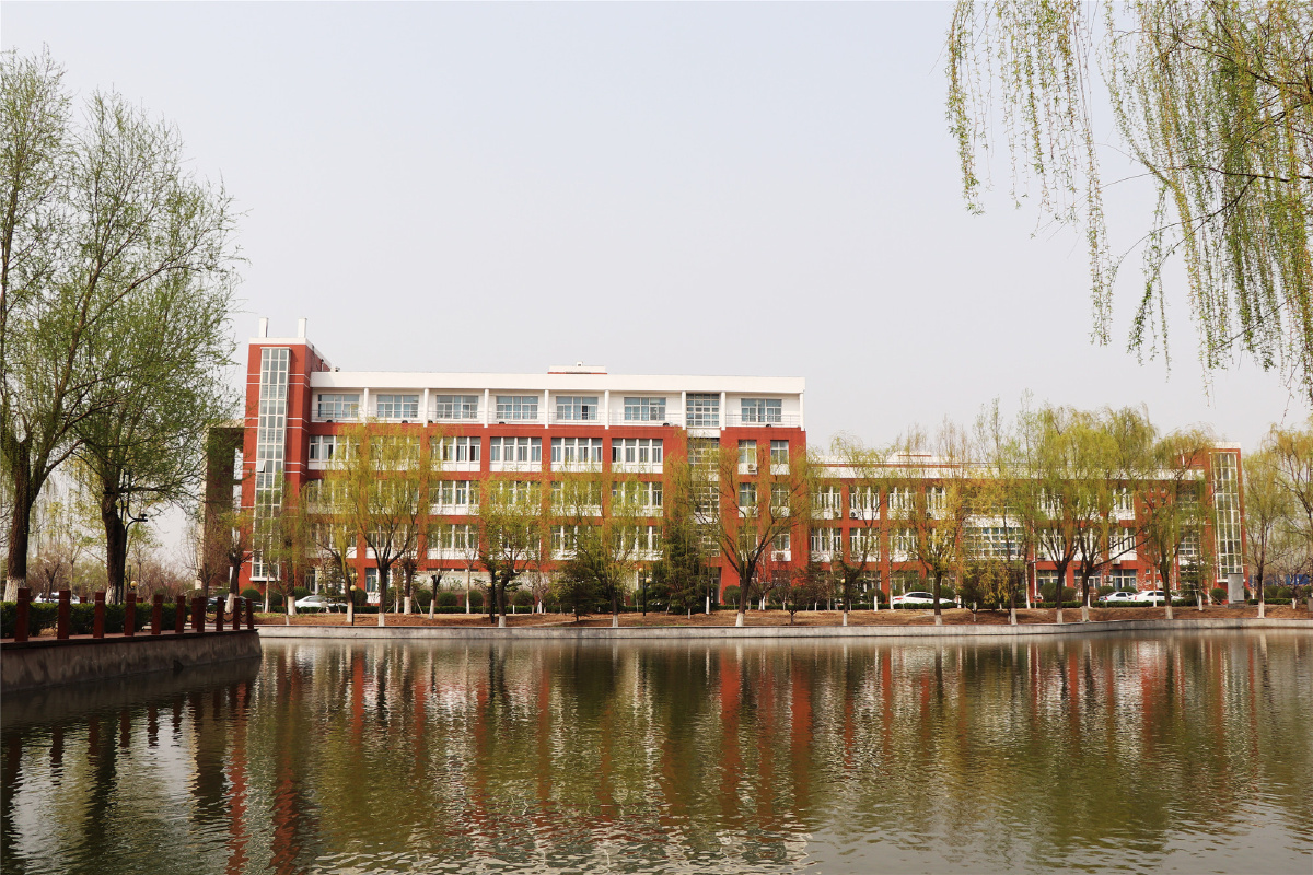 醉美高校赏花季醉美齐鲁师范学院