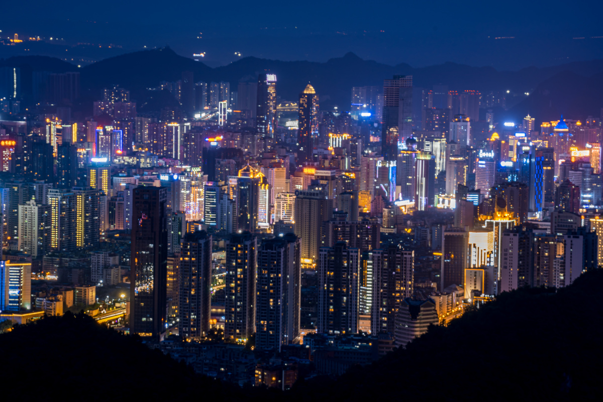 黔灵山公园打卡贵阳市夜景
