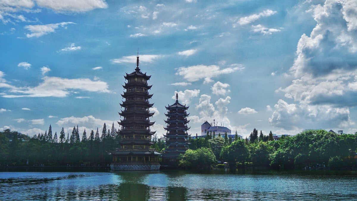 桂林金银双塔