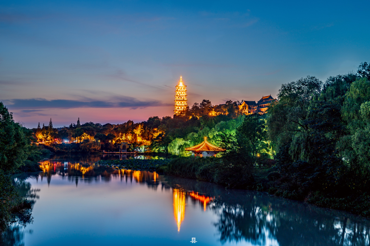 扬州栖灵塔夜景