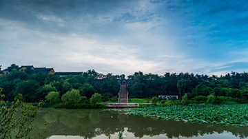 1607153