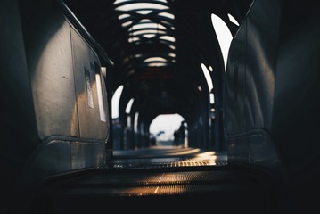 305872