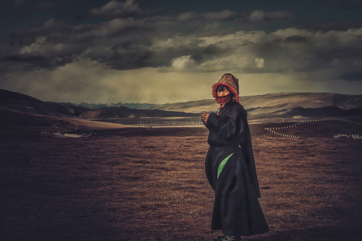 藏族妇女巴登拉姆