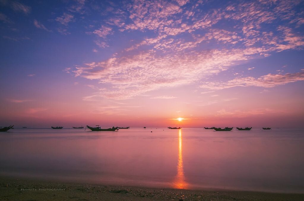 海上日出