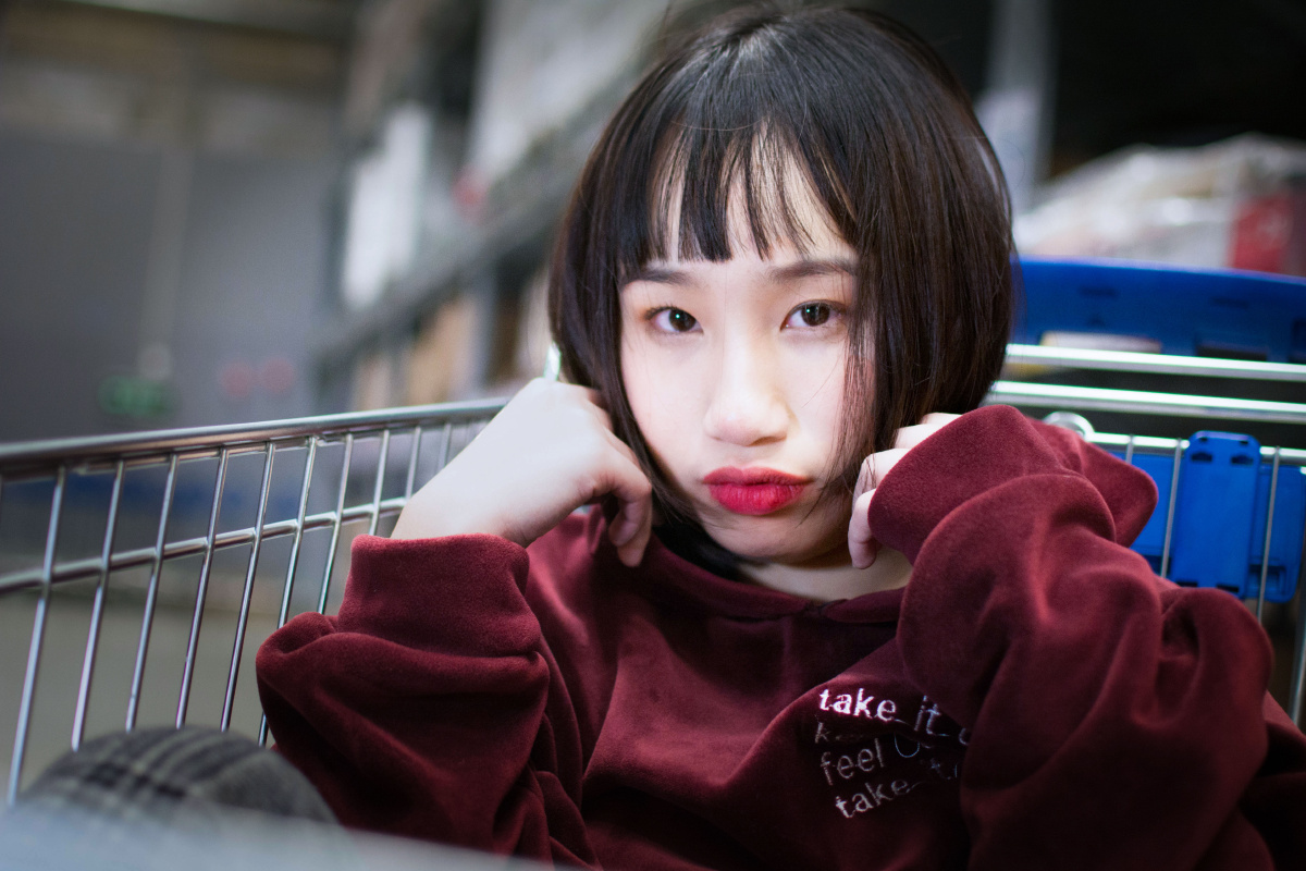 非要假装高冷的小姐姐