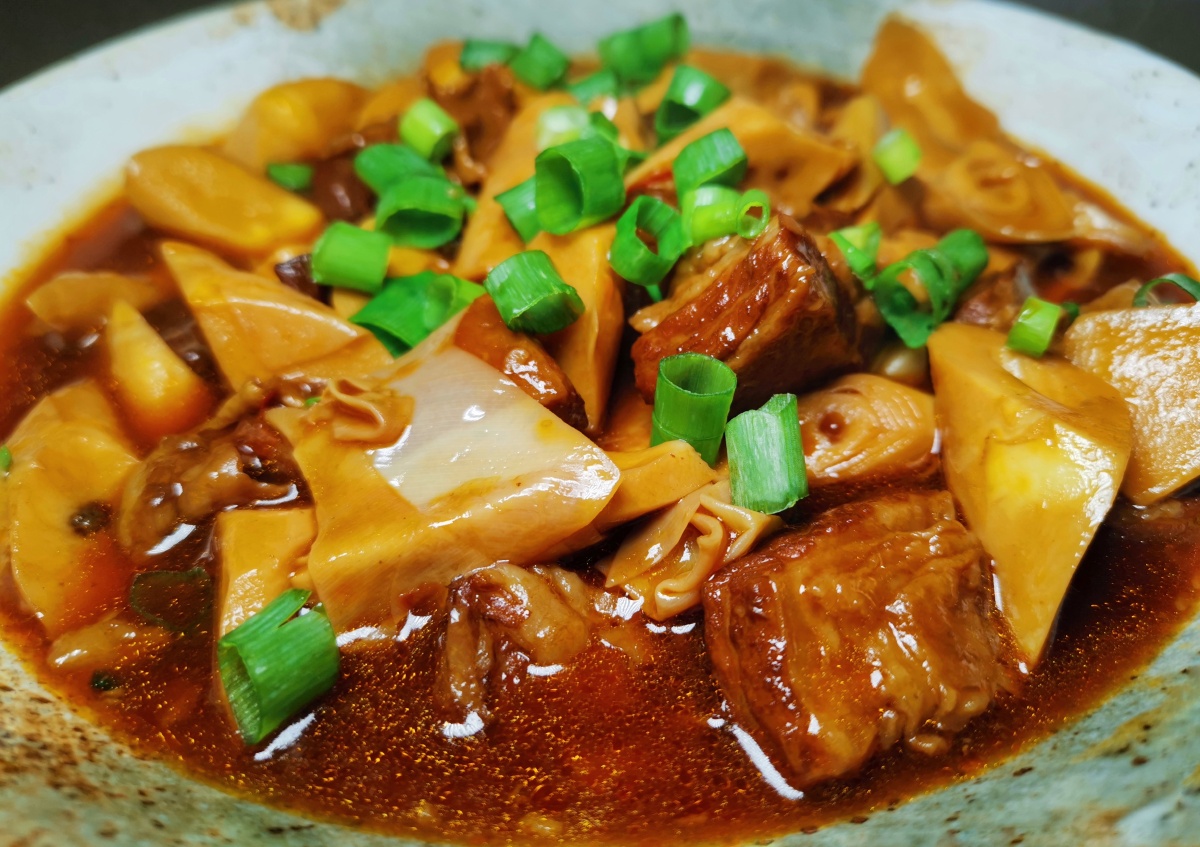 笋子烧牛腩