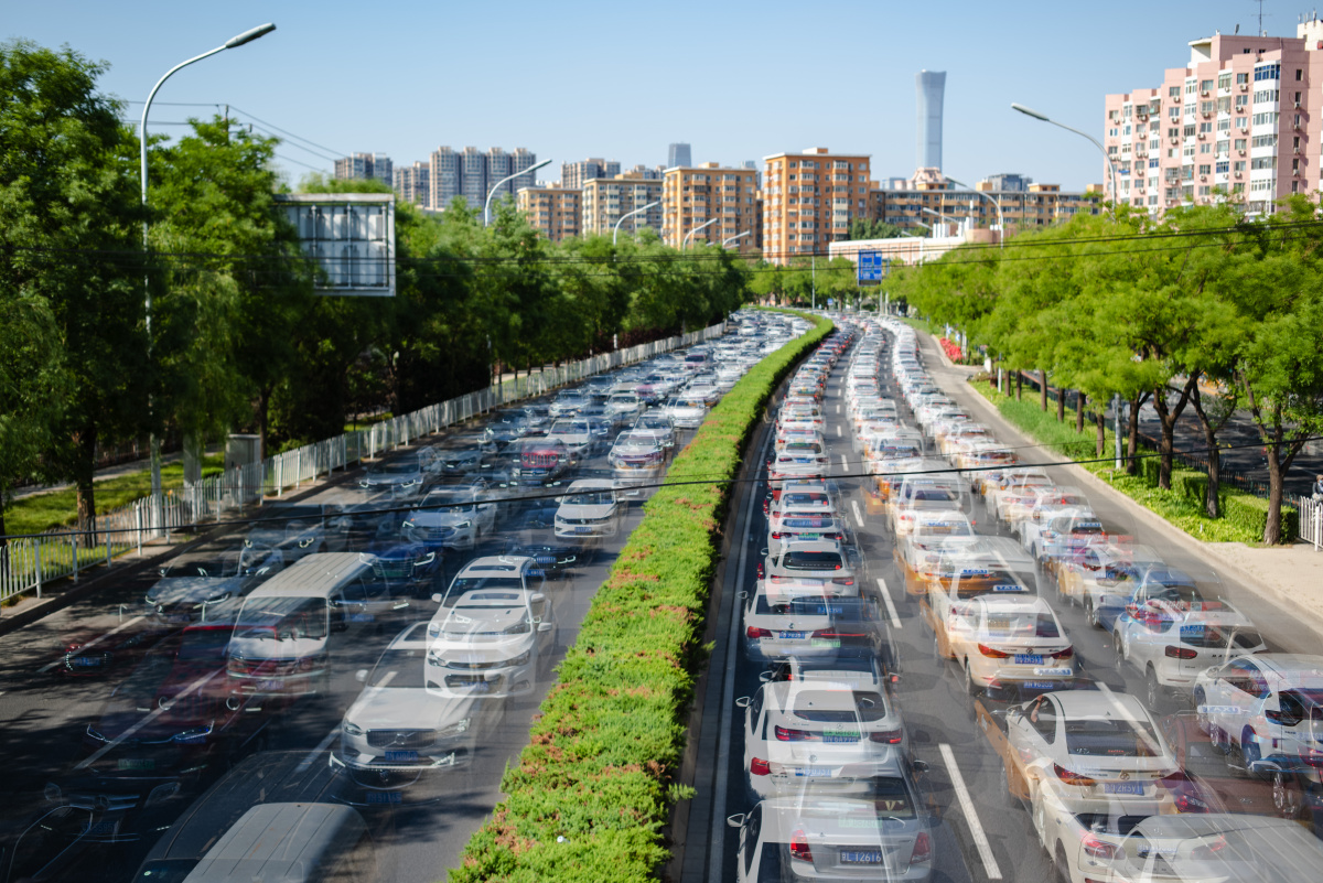 帝都奔流通过多重曝光展现二环路的滚滚车流