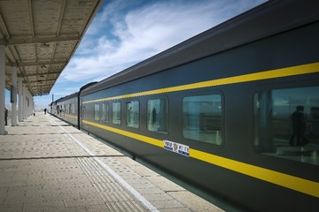 38892