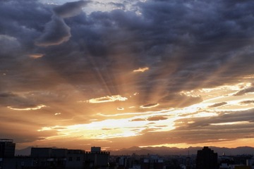 B65D0898-020F-465E-82D3-9C1F90BF9429/L0/001