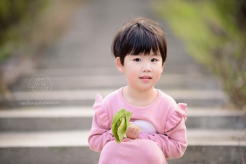 874906