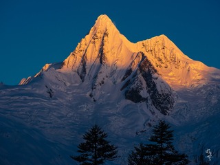 964473
