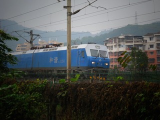709900