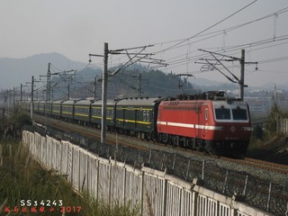 878817