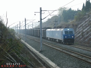 878842